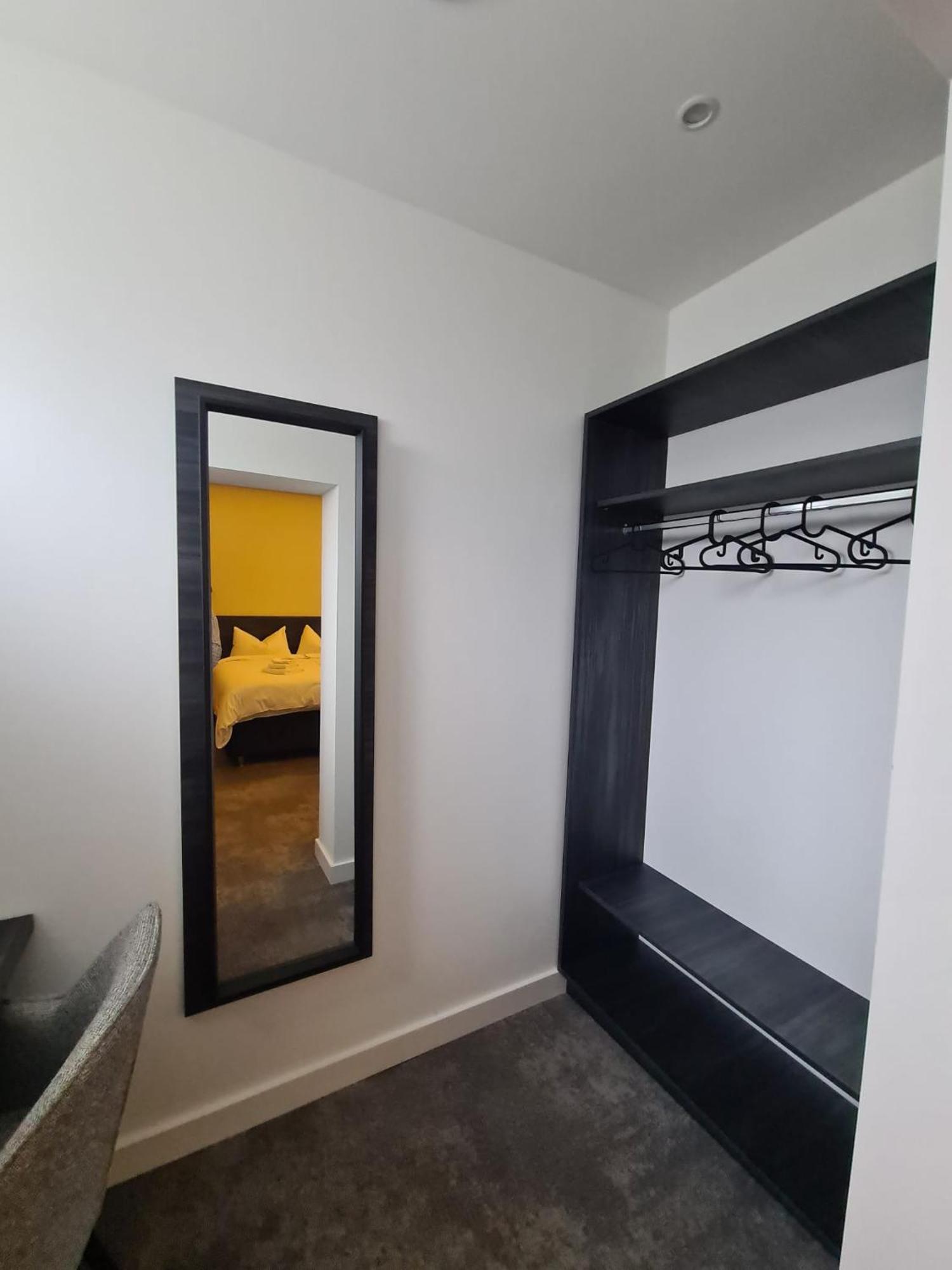 3 Monkeys Hotel Щайнфурт Екстериор снимка